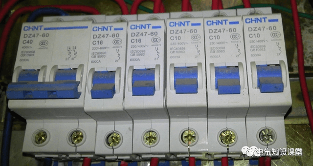 浪涌保護(hù)器與空氣開關(guān)有什么區(qū)別？怎樣選型？這篇文章里有答案-陜西茂禎電力工程有限公司